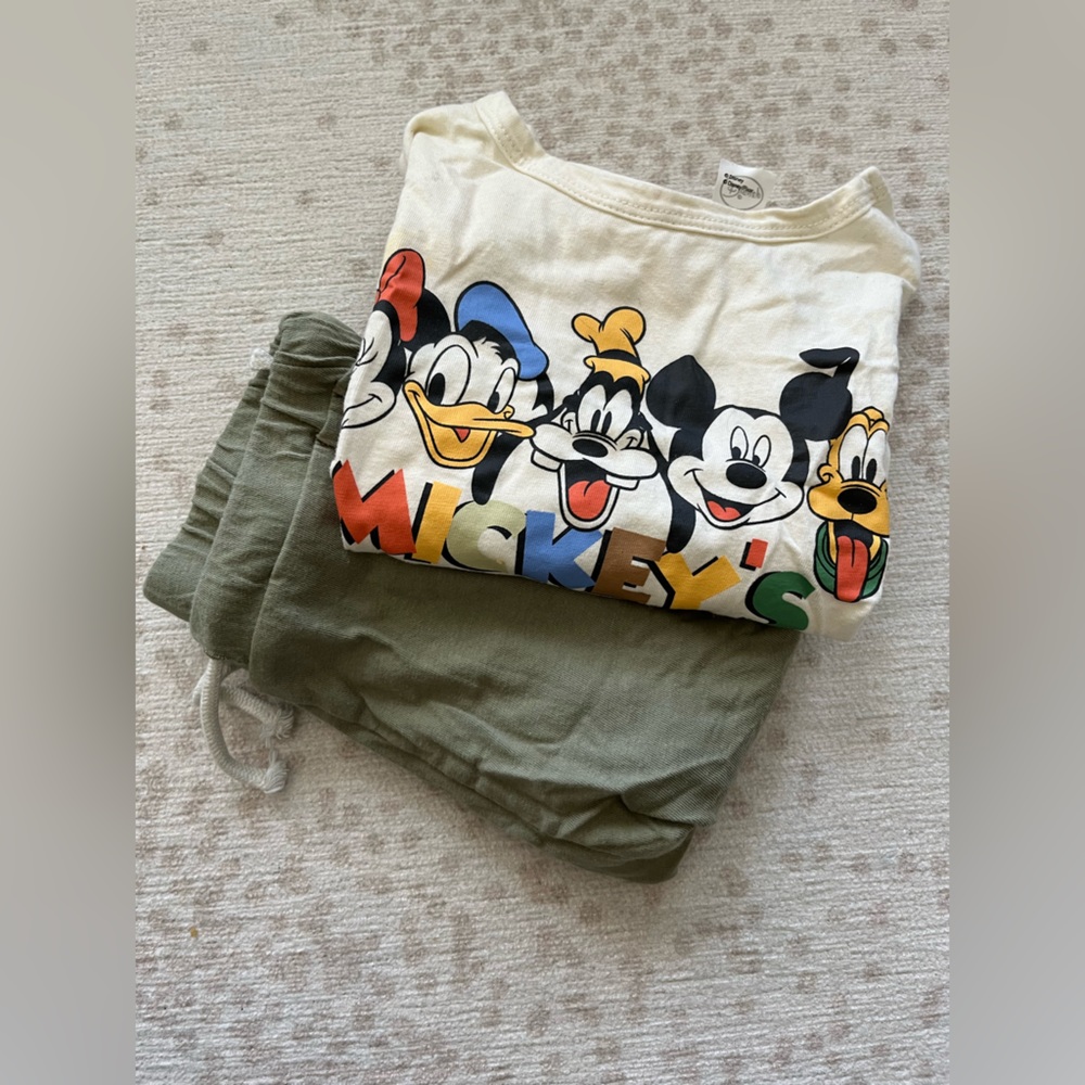 H&M Disney Set - Picture 8 of 10